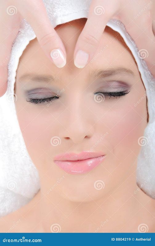 Cómo masajear el cuero cabelludo para estimular el crecimiento del cabello: Tu guía definitiva de 5 pasos Cómo masajear el cuero cabelludo para estimular el crecimiento del cabello: Tu guía definitiva de 5 pasos